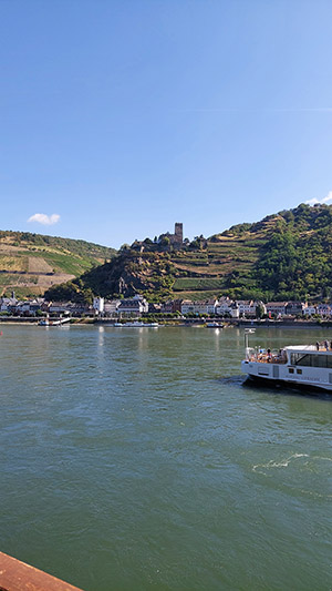 XT500 am Rhein